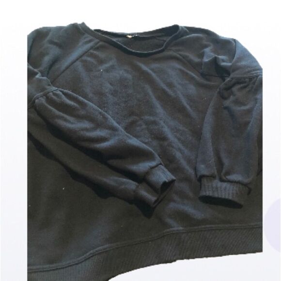Kim Rogers size large black sweatshirt with pleated seams on the sleeves - Picture 1 of 2